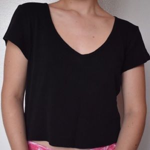Wild fable basic black t-shirt, v-neck, cropped!!
